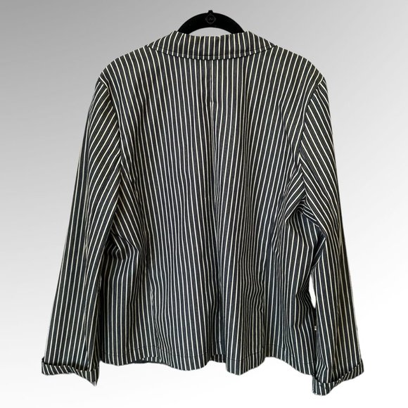 ELCC Women's Stripe Gray Jacket And Matching Capris - Picture 2 of 8